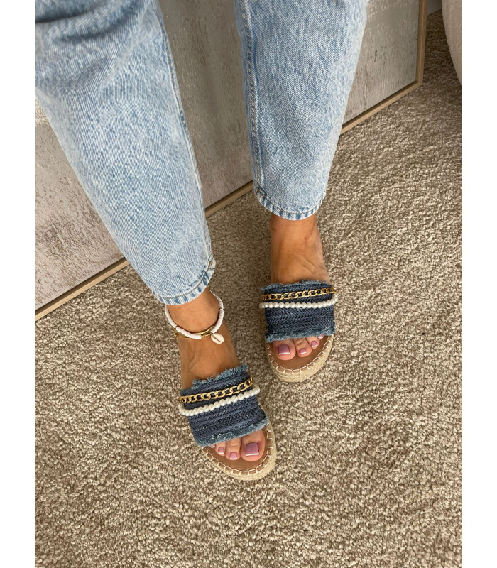 Niebieskie Klapki Z łańcuszkiem