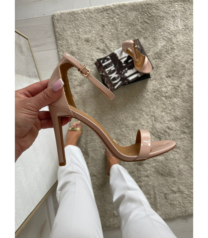 Sandałki na obcasie MODA nude