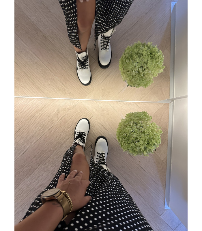 Białe Botki Sznurowane