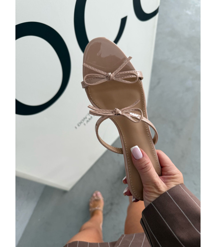 Klapki Na Obcasie Kokardki Beżowe