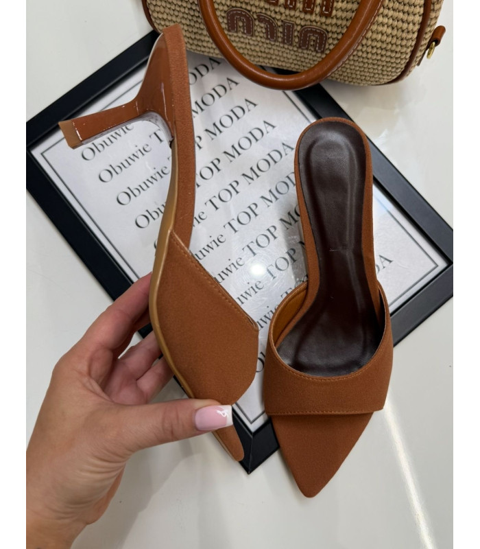 Camelowe Klapki Megan Na Niskim Obcasie SS25