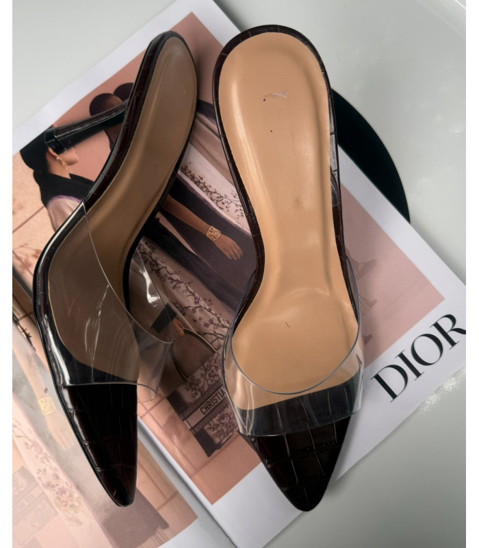 Piękne czekoladowe klapki IZMI