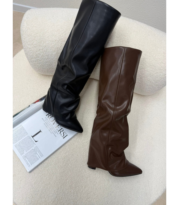 Brązowe Nakładane Kozaki Tina Na Słupku