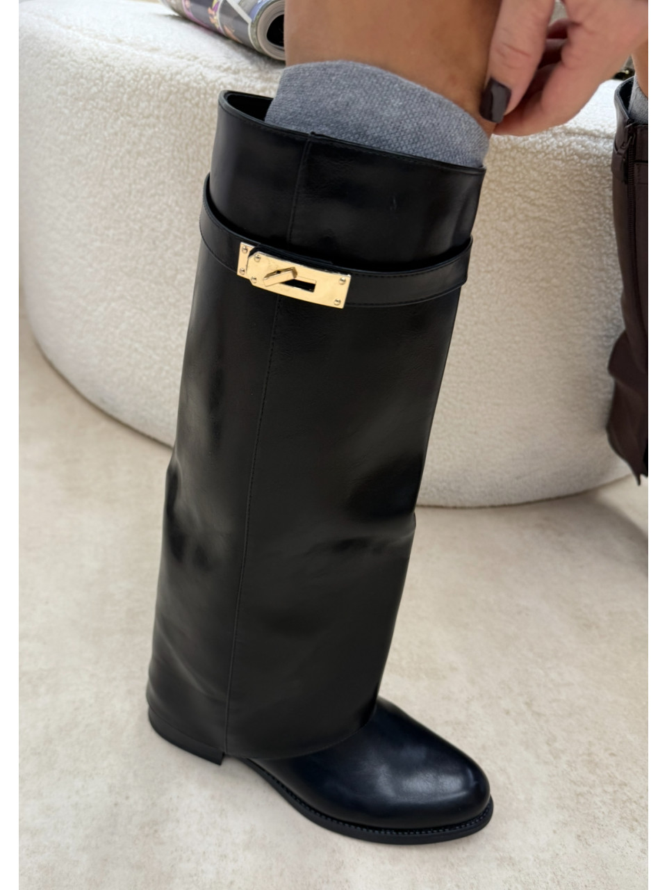 CZARNE kozaki płaskie Hermi