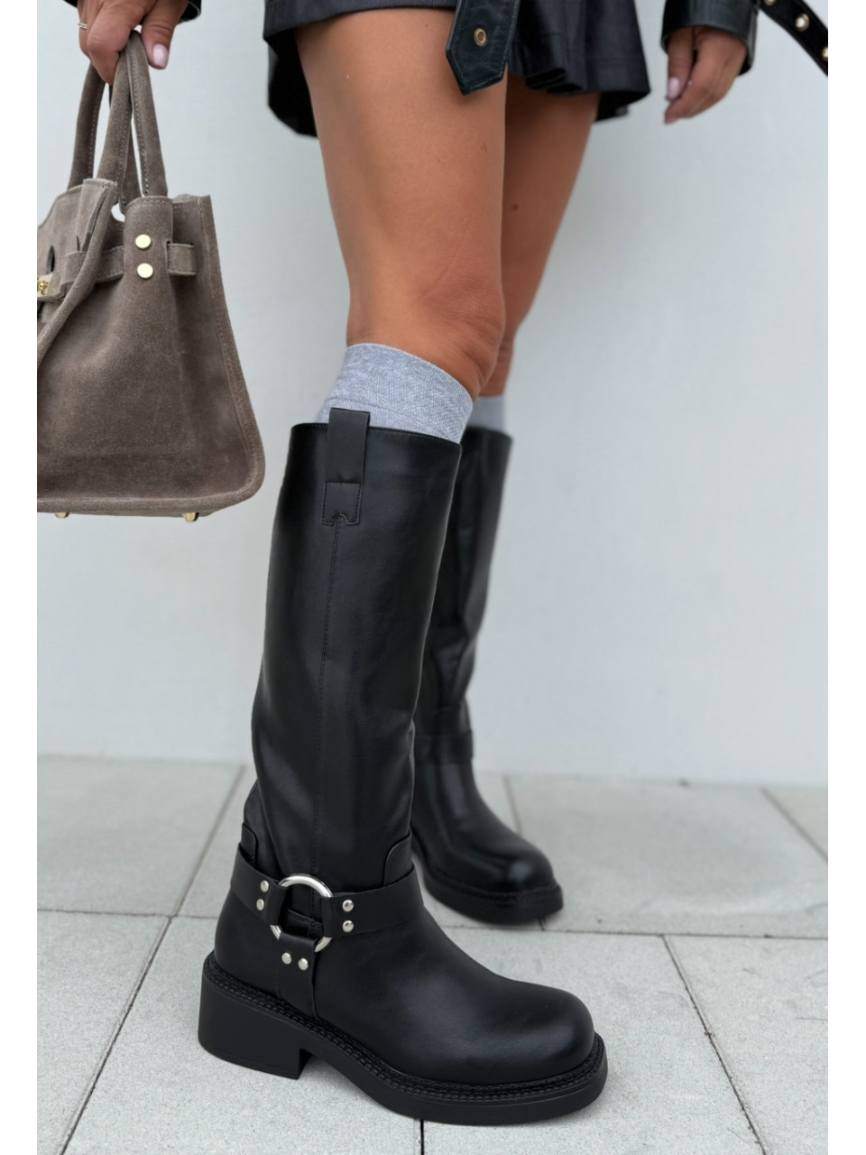 Czarne kozaki płaskie MUST have