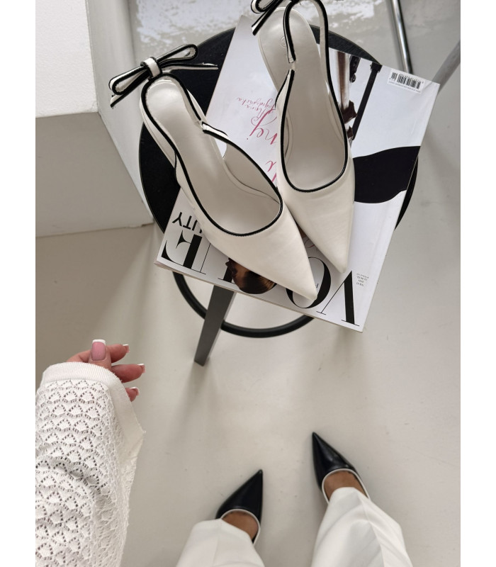 Białe Szpilki Z Czarnym Wykończeniem