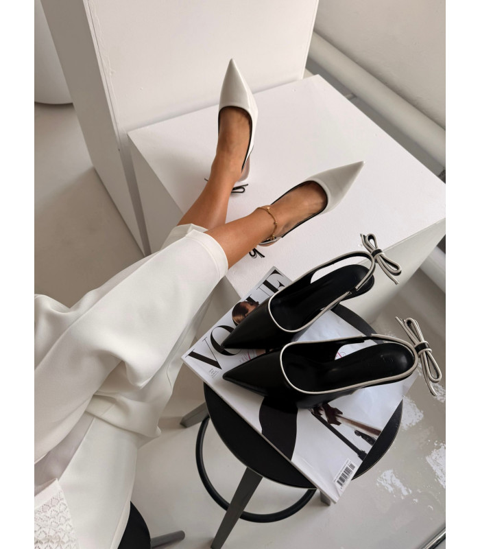 Czarne Szpilki z Białym Wykończeniem