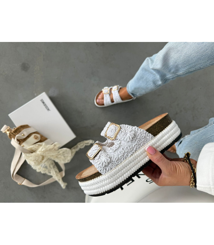 Plecione Białe Klapki Na Platformie SS26