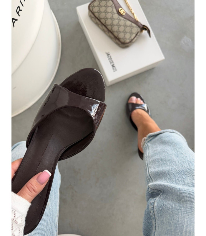 Klapki Camila Brąz Lakier Na obcasie