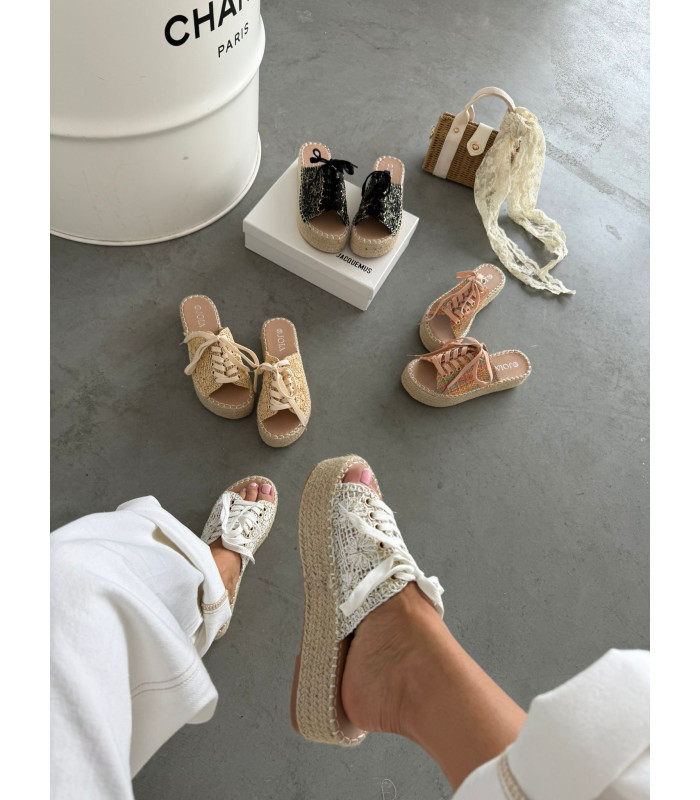 Klapki Eden Na Platformie Białe