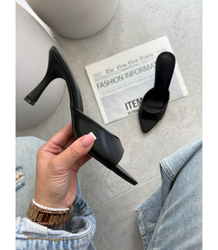 Klapki Camila Na Obcasie Czarne