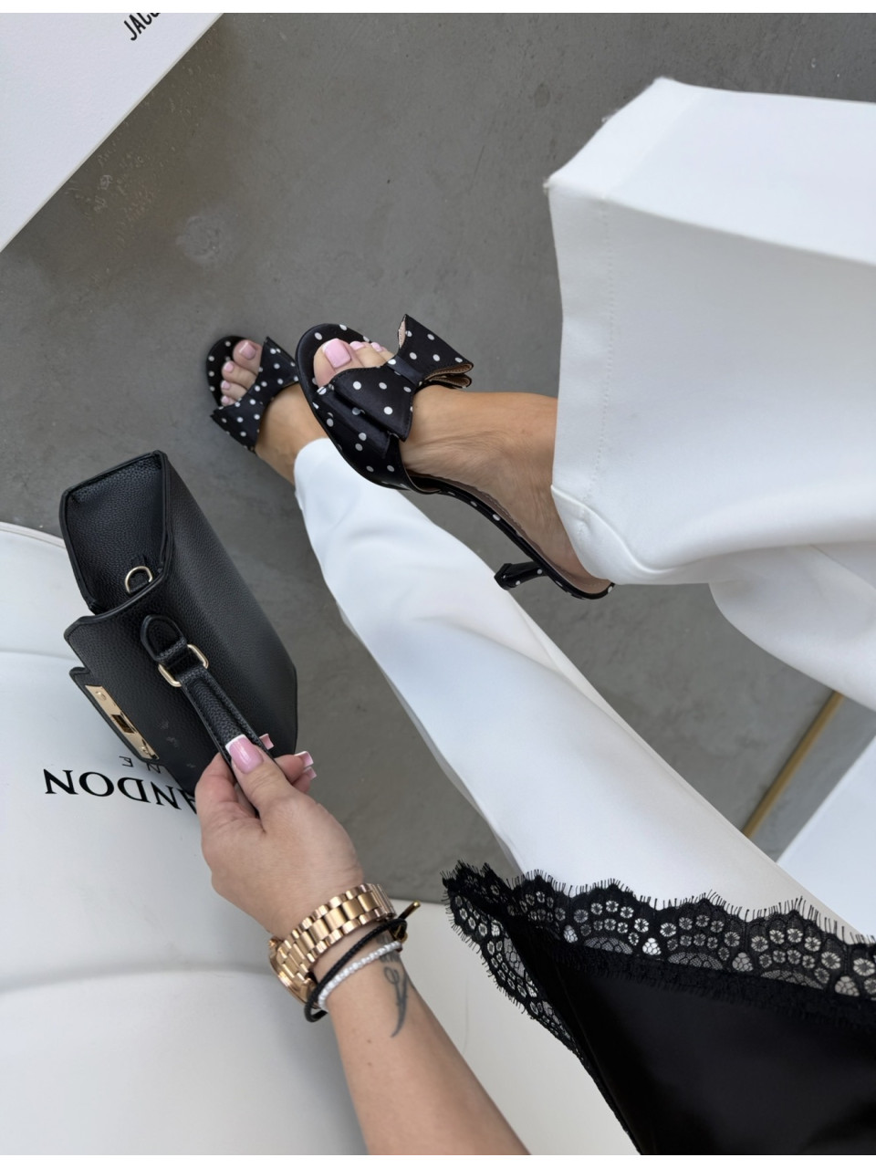 Klapki Polka Dots Czarne Kokarda