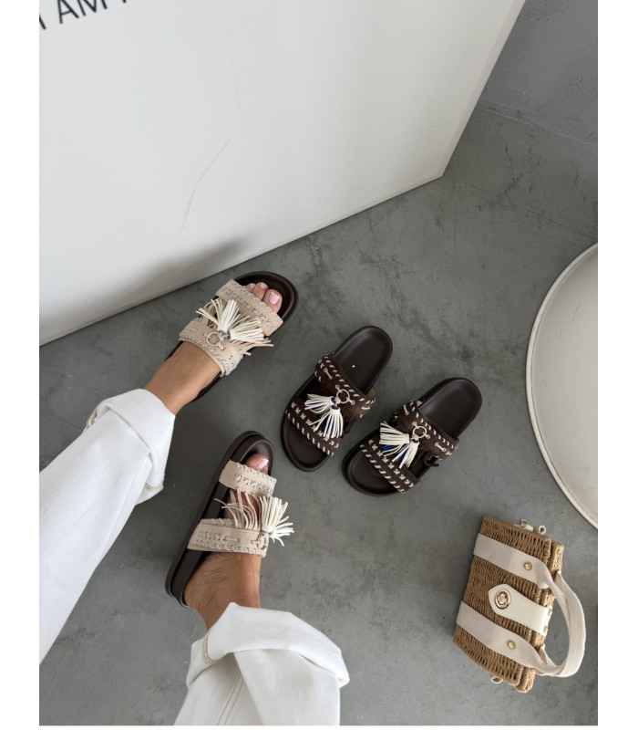 Frędzle Klapki Beż