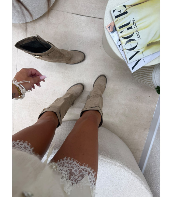 Kozaki Nakładane Beżowe